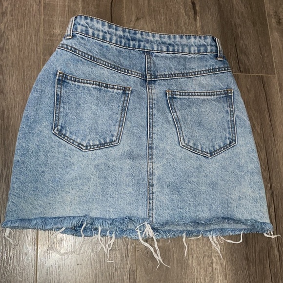 Forever21 - Picture 2 of 6